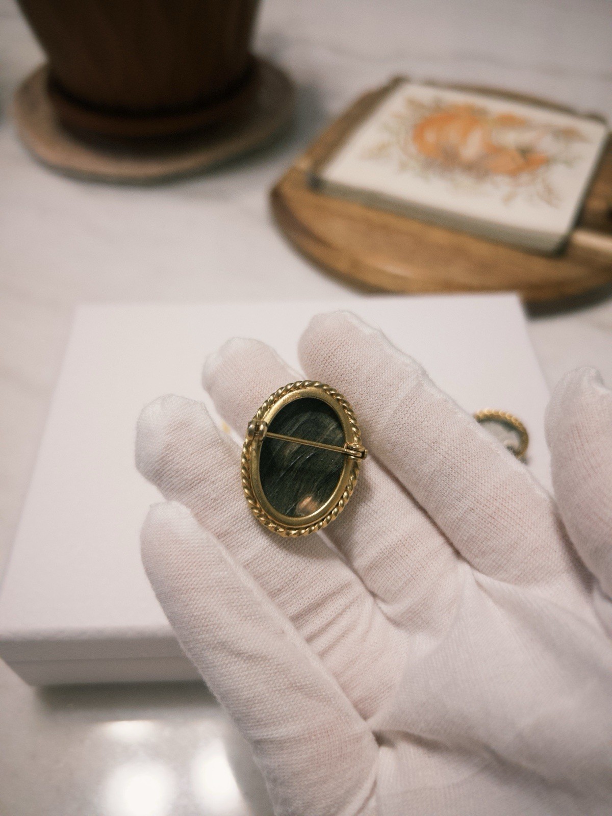 Vintage hand curved cameo set shell one of kind
