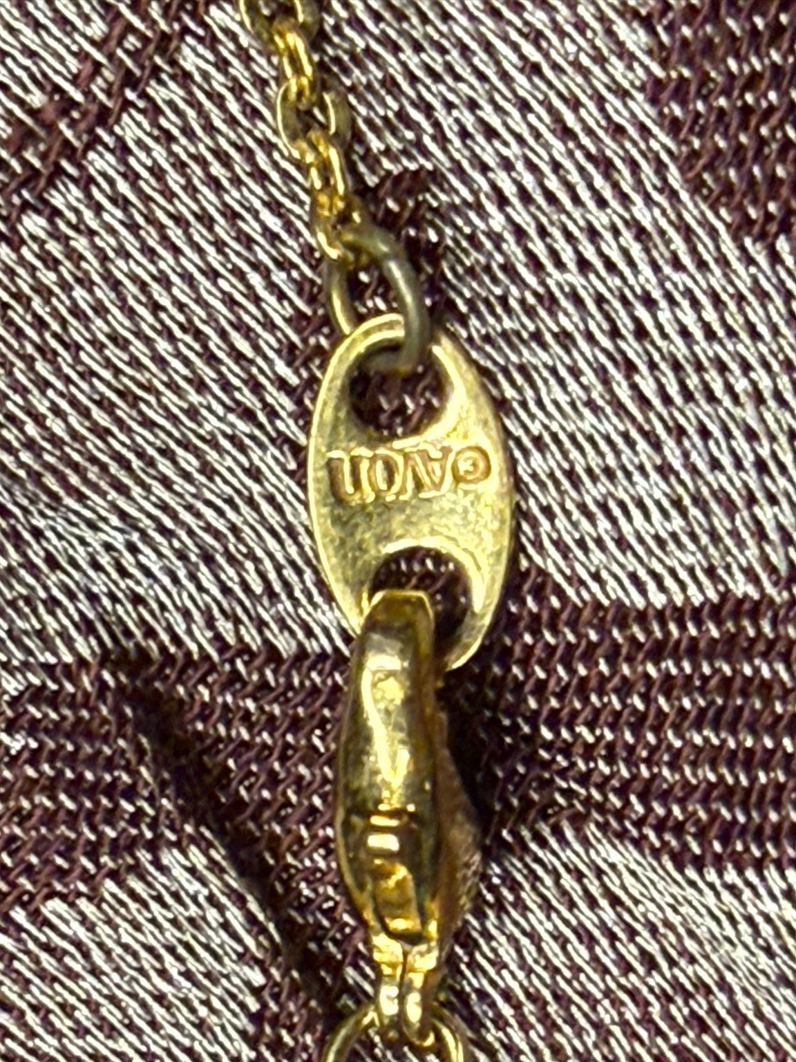 Vintage Avon Porcelain Rose Pendant Necklace Gold Tone Rhinestone 18″