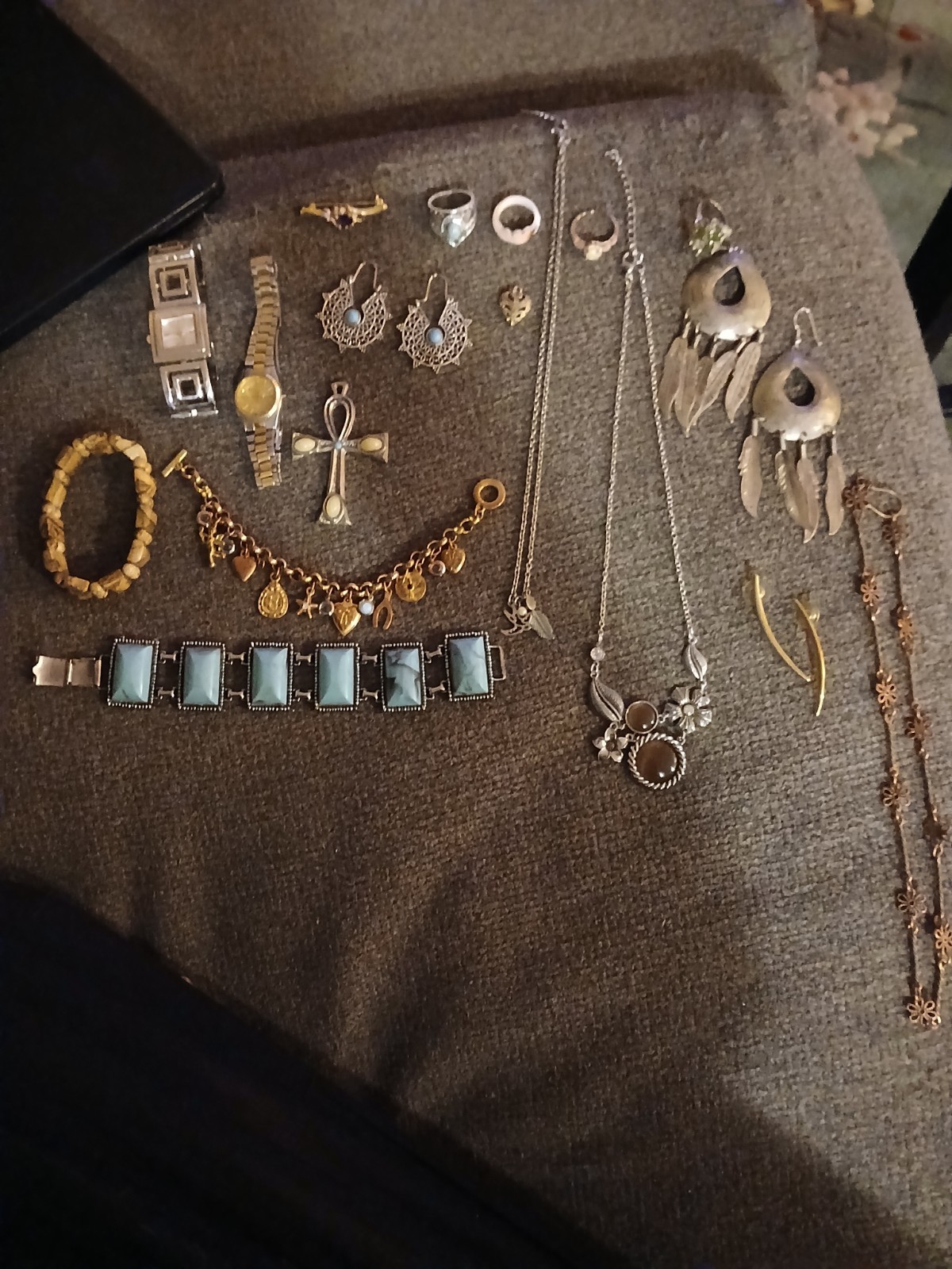 Vintage jewelry lot, Rings, Bracelets, Necklaces , Watches, earrings etc. 21 pc.