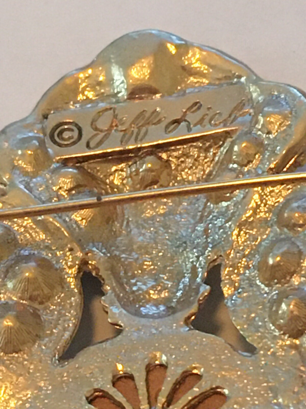 Retro VTG Jeff Lieb signed gold tone purple cabochon & pearl charm pin brooch