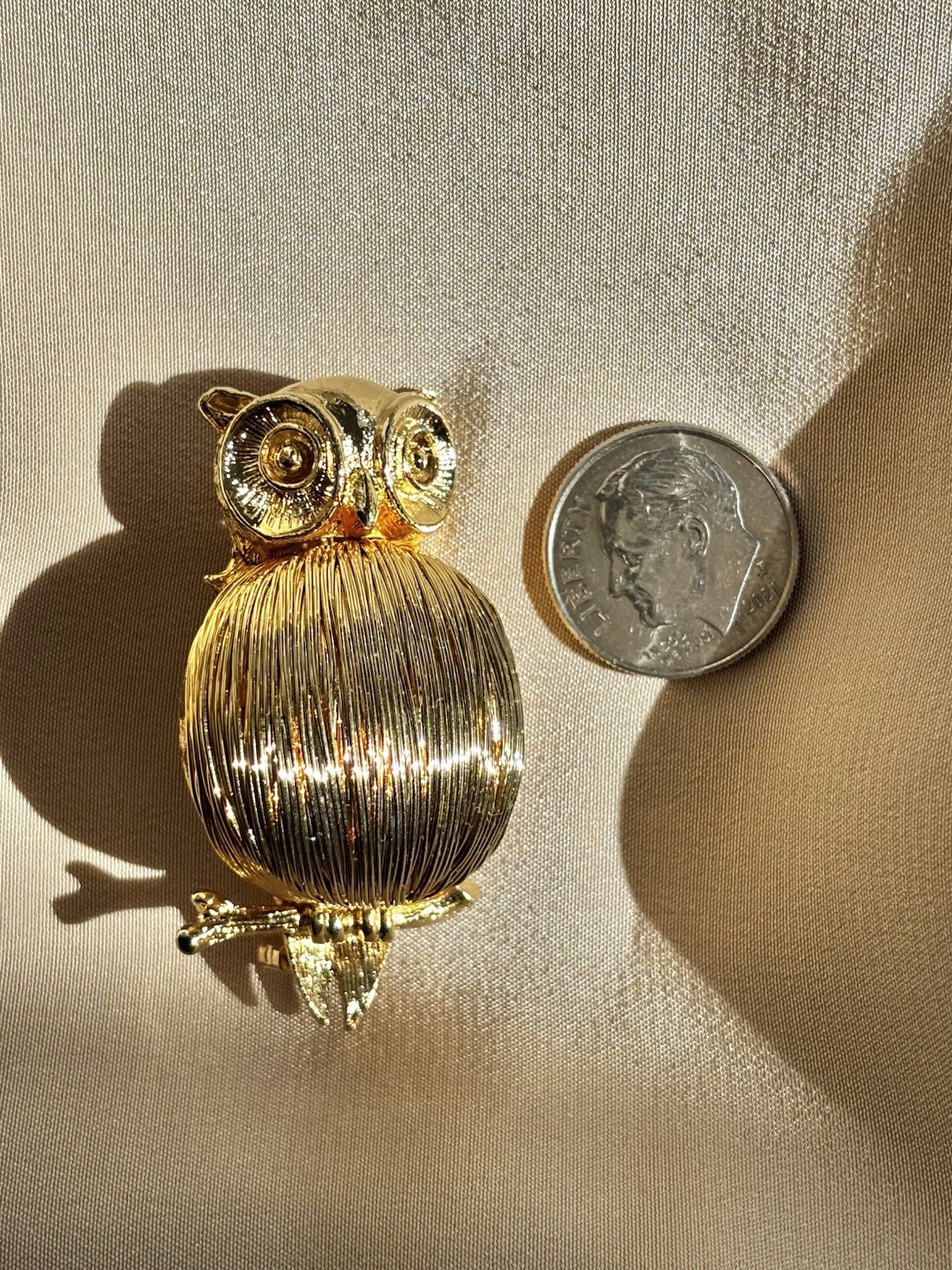 Vintage Gold Tone Owl Brooch Rare And Cute In Great Condition