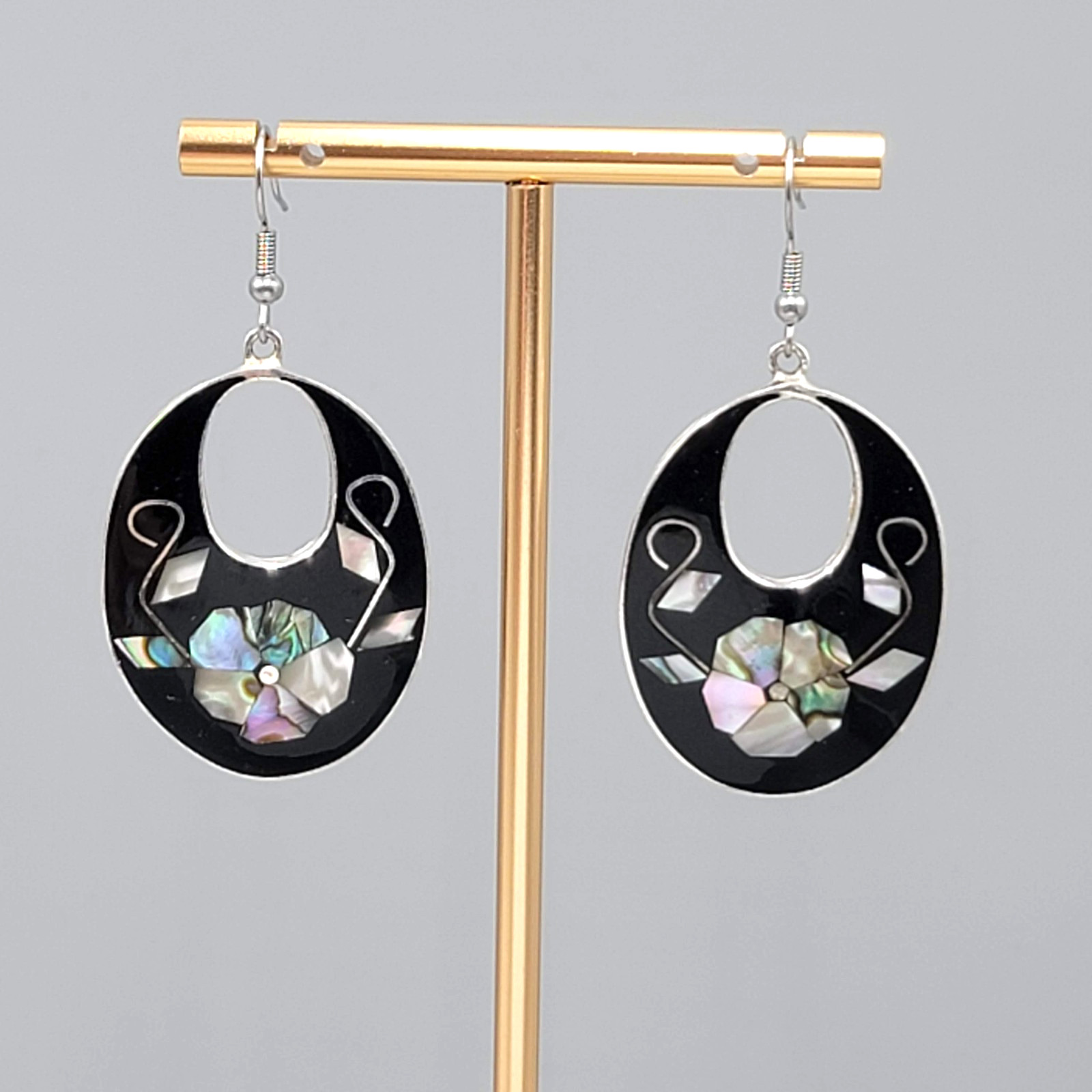 Vintage Mother of Pearl Flower Inlay Mexico Pierced Earrings Silver tone 1 5/8″
