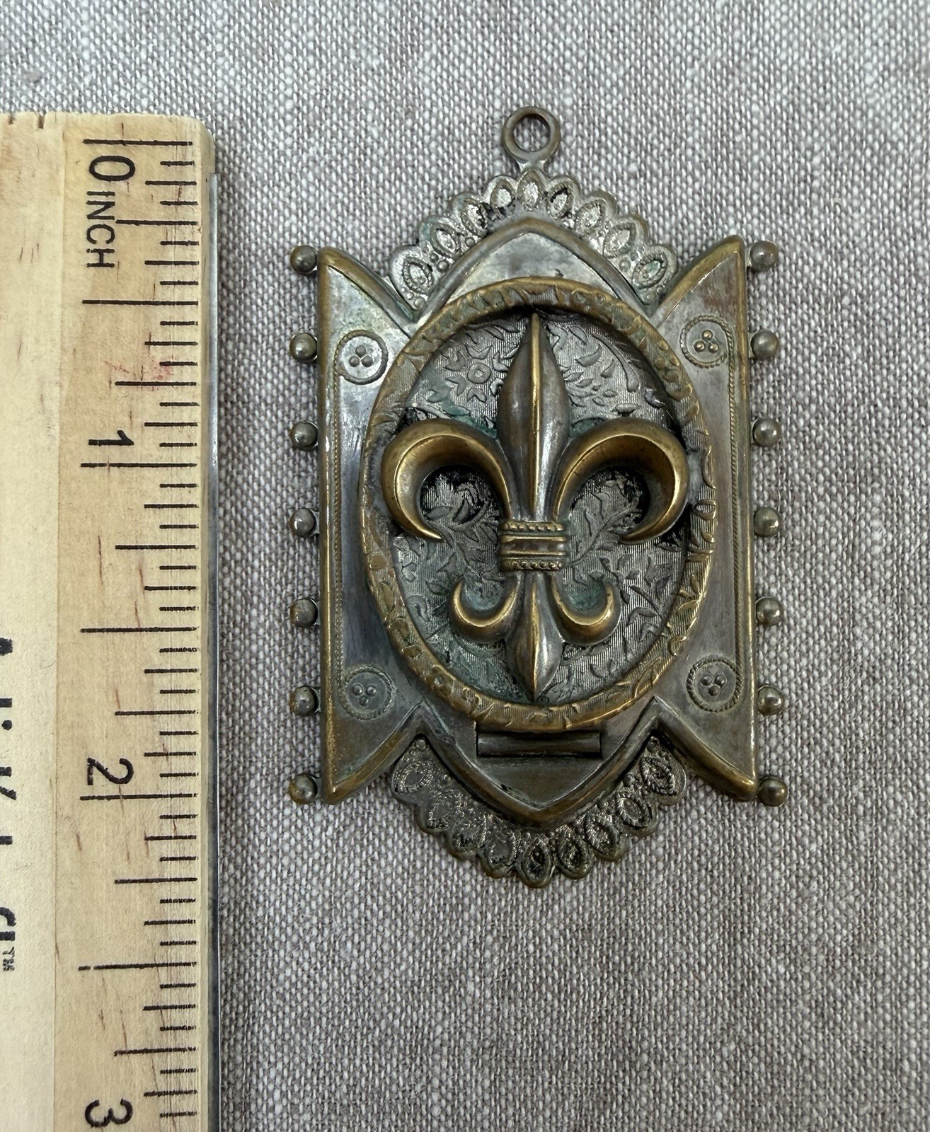 Vtg Victorian Style Fleur De Lis Pendant Statement Dress/Sash Ornament NOTES
