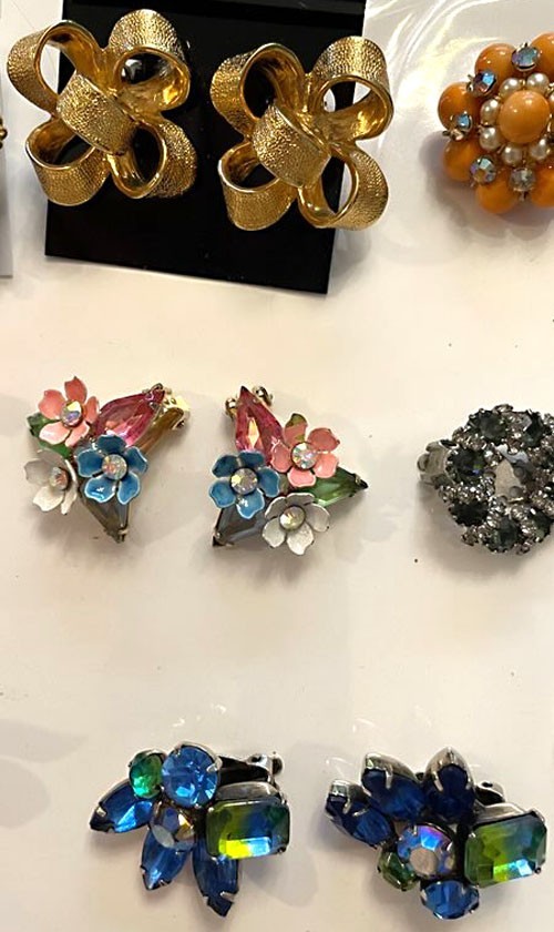 9 PAIR SIGNED VINTAGE EARRINGS CAVINESS KJL KRAMER WEISS CORO RS BOWS FLOWERS