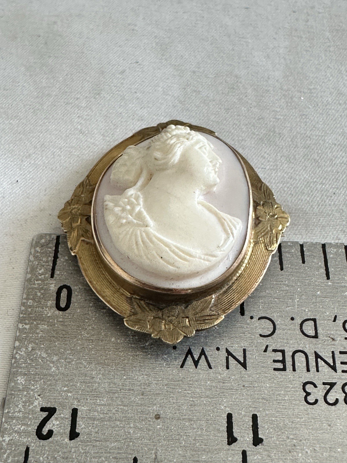 Antique 10K Gold Pink Shell Cameo Brooch Pendant Engraved Gorgeous