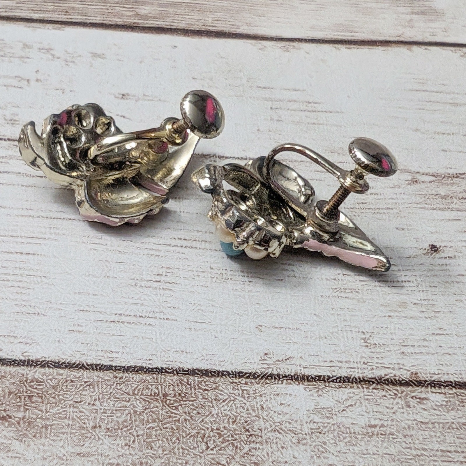 Vintage Screw Back Earrings – Pink Leaf with Cream & Turquoise Tone Accents