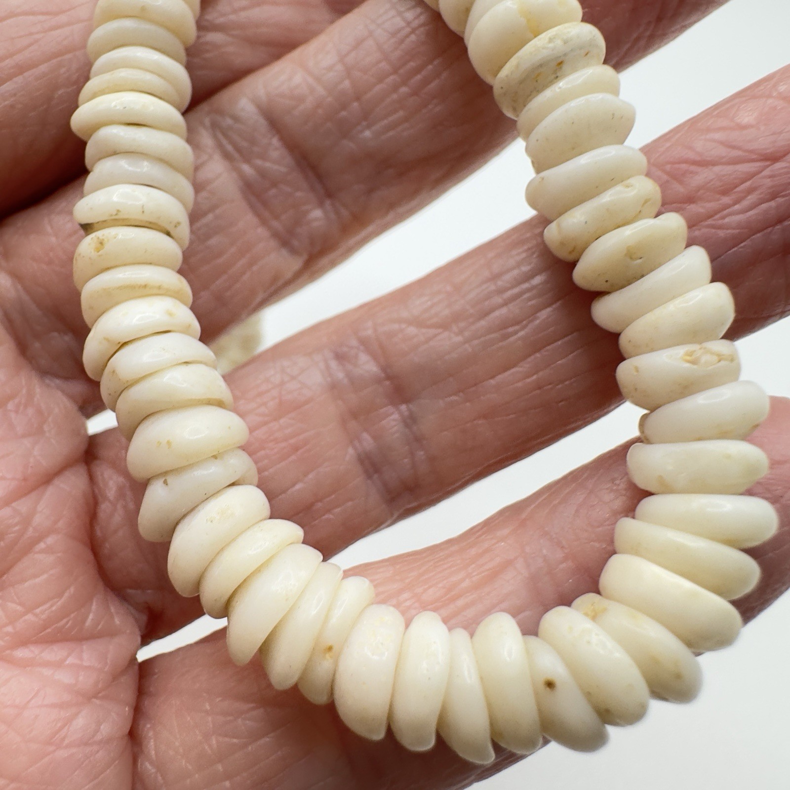 Vintage Puka Shell 16″ Choker Necklace Hawaiian Style 7mm Shells Beach Surf