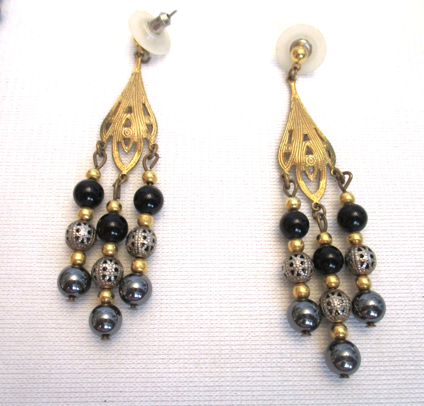 Vtg. Black Glass Pearl Bead Necklace & Pierced Earrings Very Good Condition