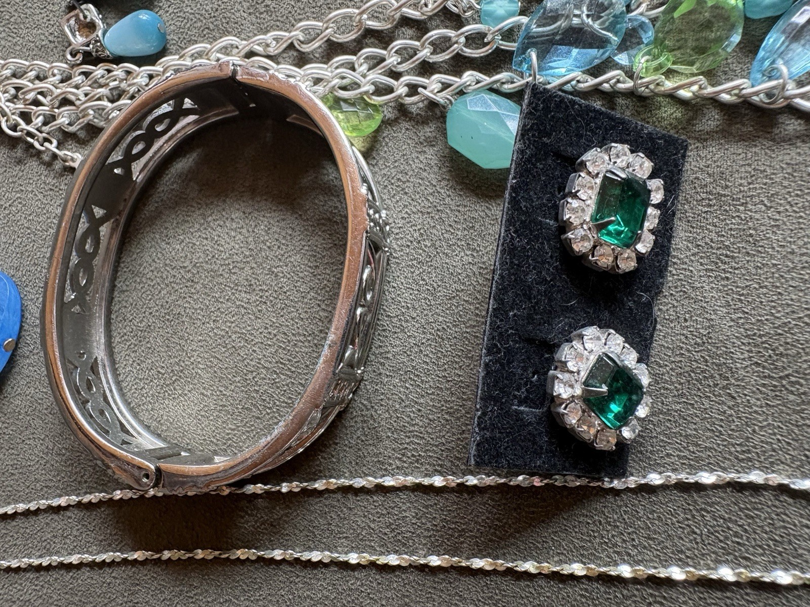 VINTAGE & MODERN ESTATE JEWELRY LOT UNSIGNED COSTUME & FASHION