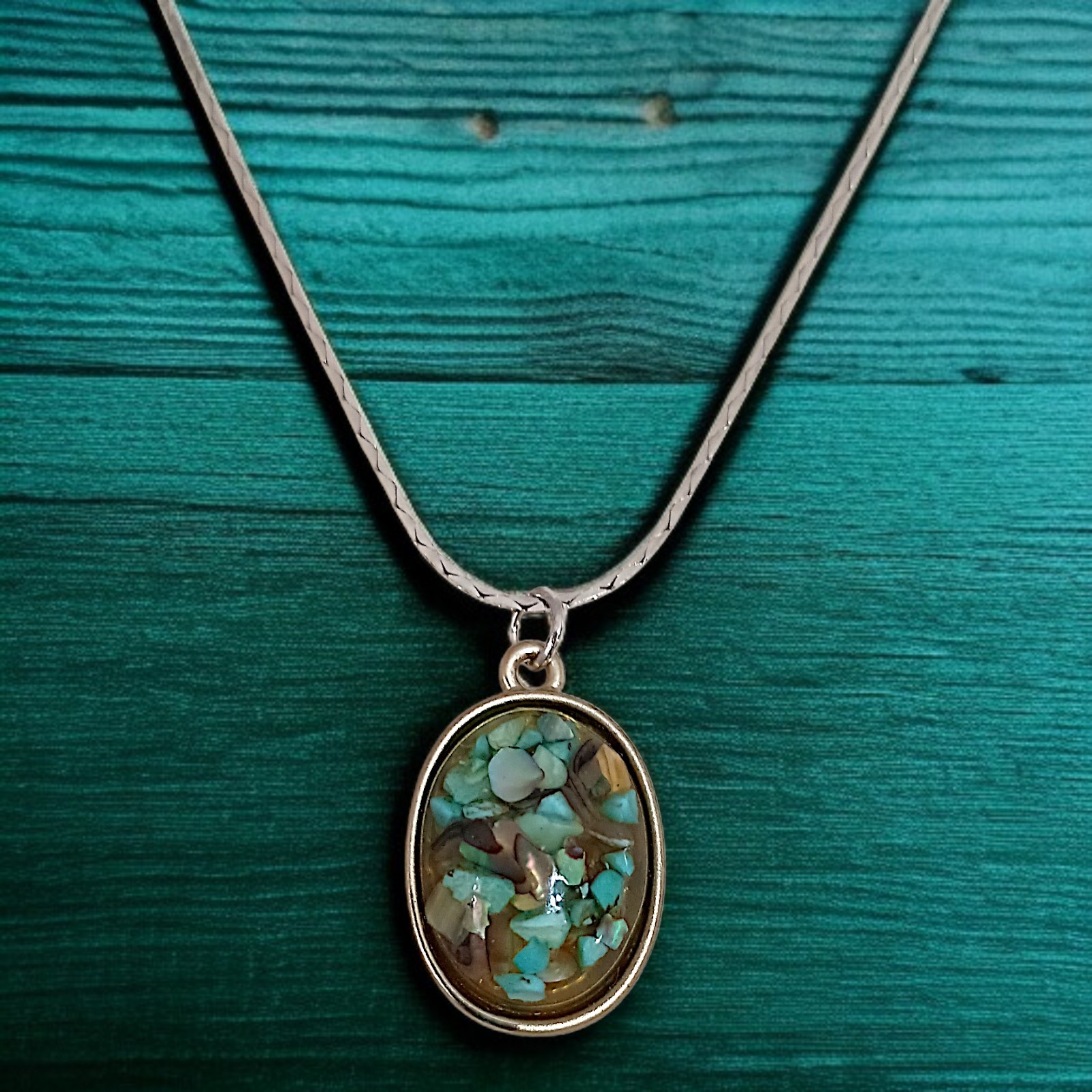 Vintage Confetti Lucite Pendant Necklace Silver Tone Chain 18″ Bohemian Indie