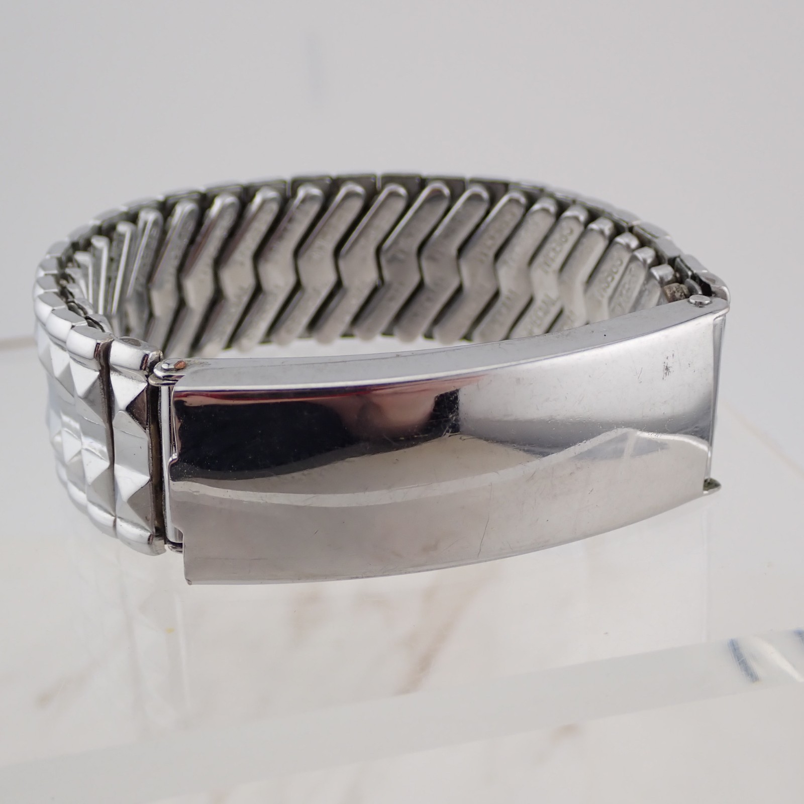 Vintage Expandable Secret Photo ID Silver Tone Bracelet 5 1/2″-8″ Engraveable