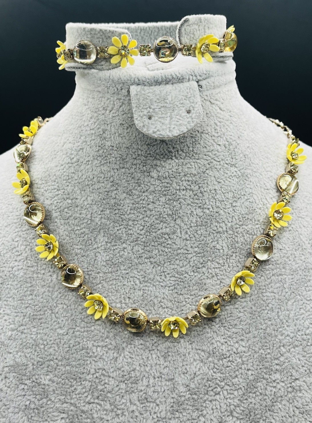Summer Yellow Daisy Cabochon & Rhinestone MCM STYLE NECKLACE Bracelet set Choker