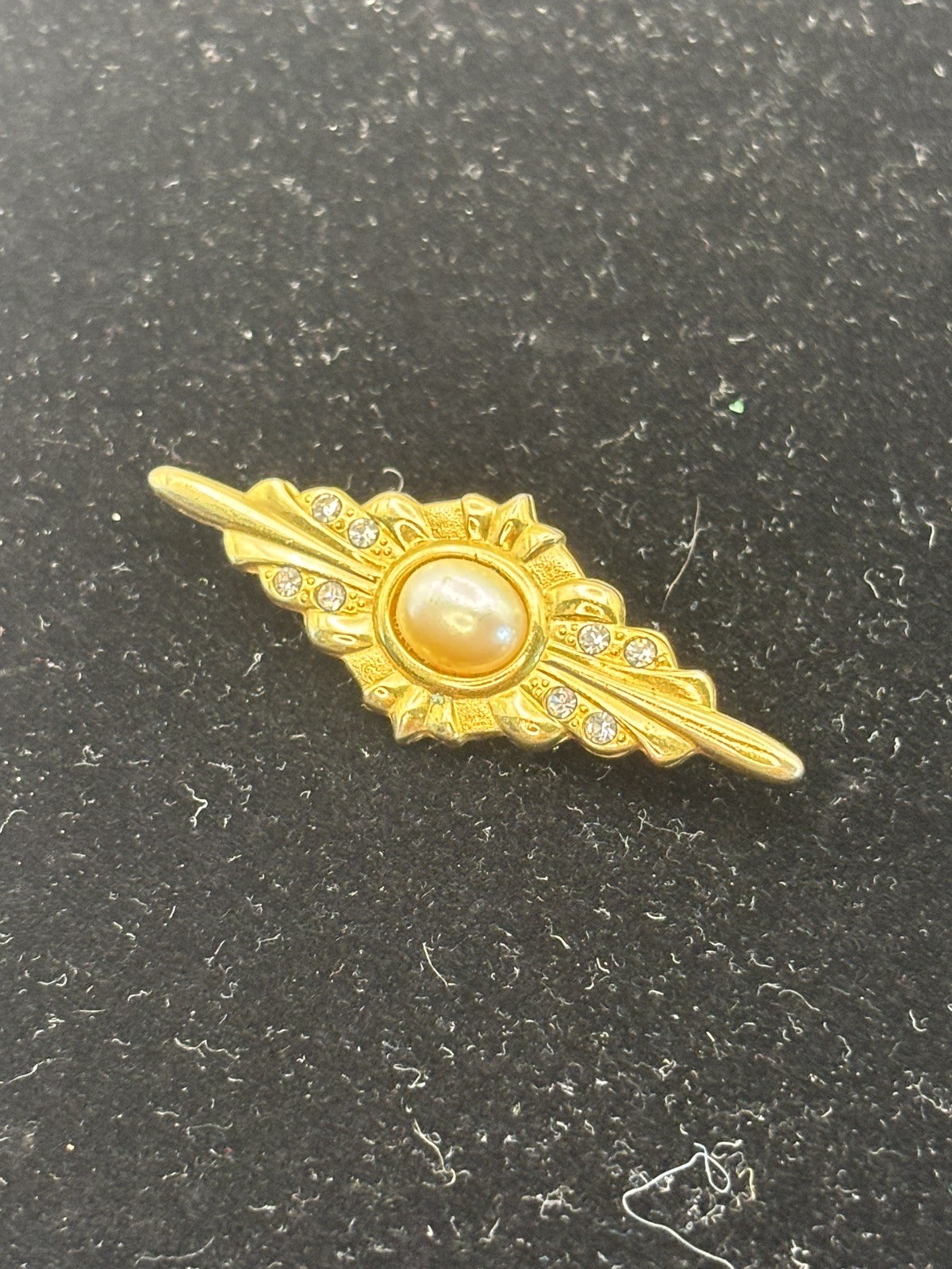 Vintage-Gold Tone Rhinestone & Faux Pearl Brooch/Pin