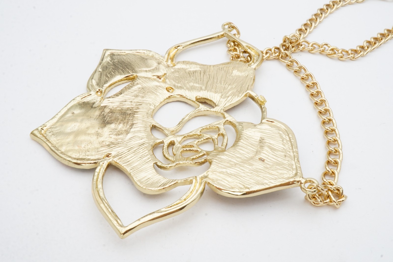 Vintage Necklace Gold Tone Rose Flower Colorful 21″