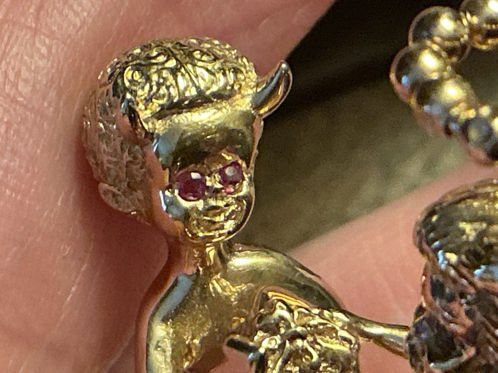 Solid 14k Gold William Ruser “The Two Angels” Brooch Fur Clip 30g Ruby Sapphire
