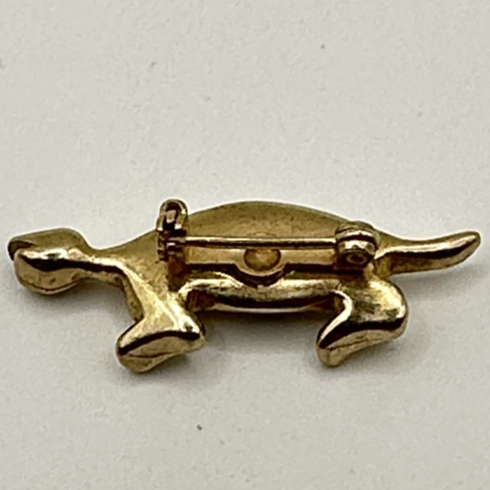 Vintage Gold Tone Turtle Brooch Pair Pearlescent Plastic Red Eyes Unsigned READ