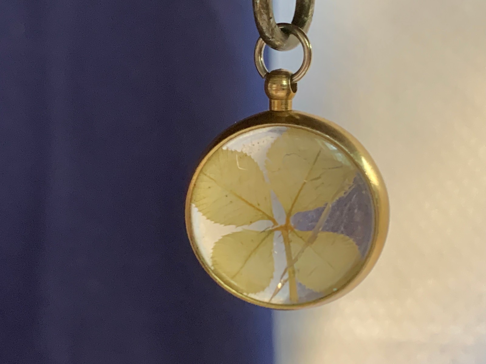 Vtg Encased 4 Leaf Clover Pendant Fob Costume Jewelry Good Luck Charm