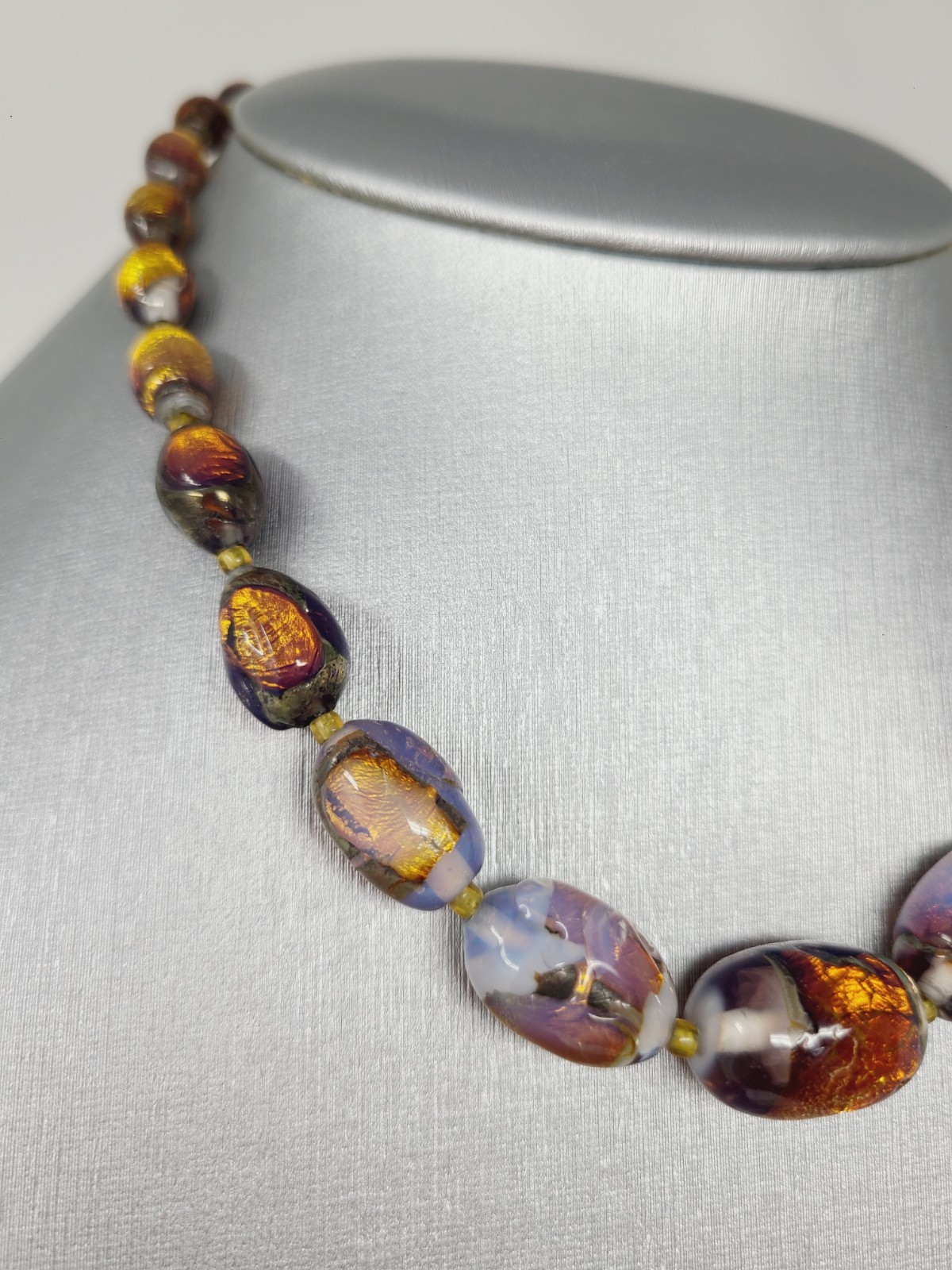 Antique Venetian Opalescent Gold Foil Oval Beaded Graduated Necklace