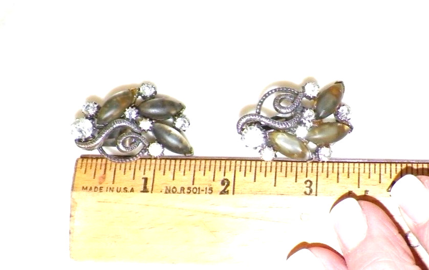 VINTAGE FLORENZA THREE PIECE NECKLACE, BRACELET & CLIP ON EARRINGS
