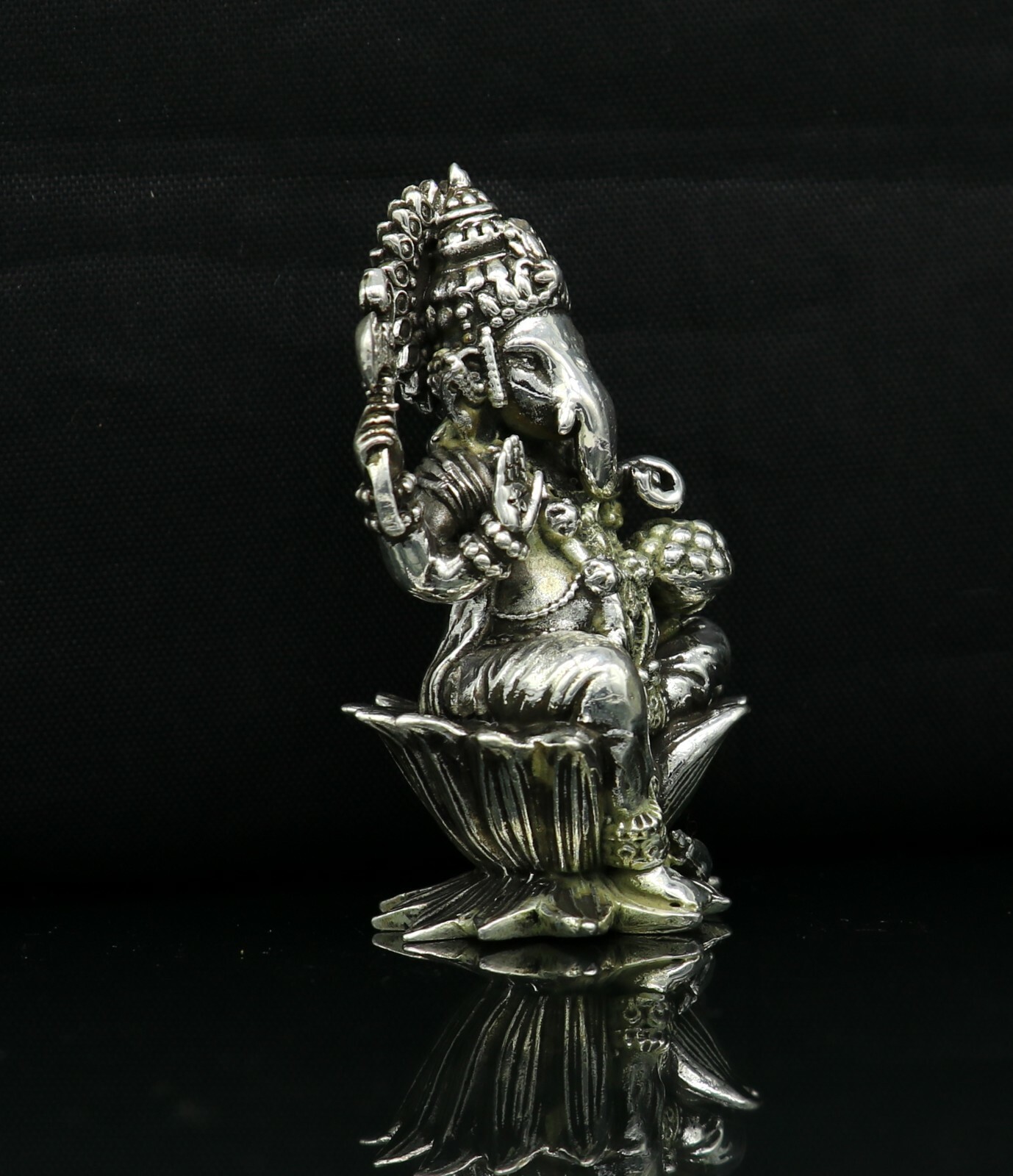 925 sterling silver Gorgeous Lord Ganesha statue, figurine, puja article su213