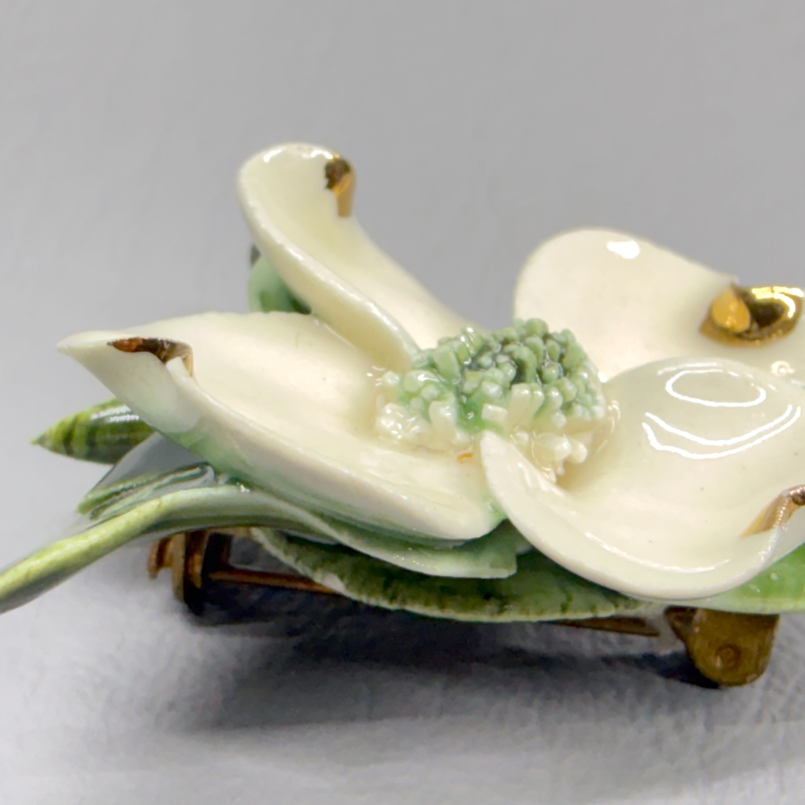 Vintage Dogwood Brooch Ceramic 1.75″