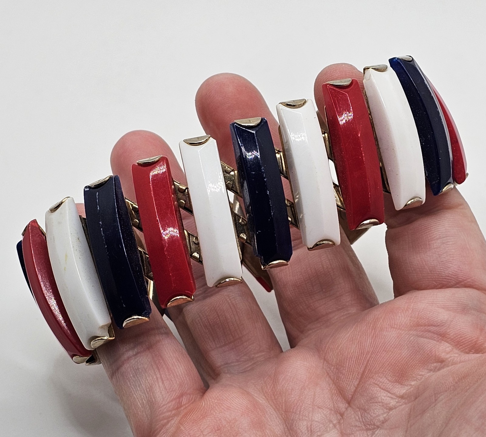 Vintage HONG KONG Red White Blue Lucite Gold Tone Expandable Accordian Bracelet
