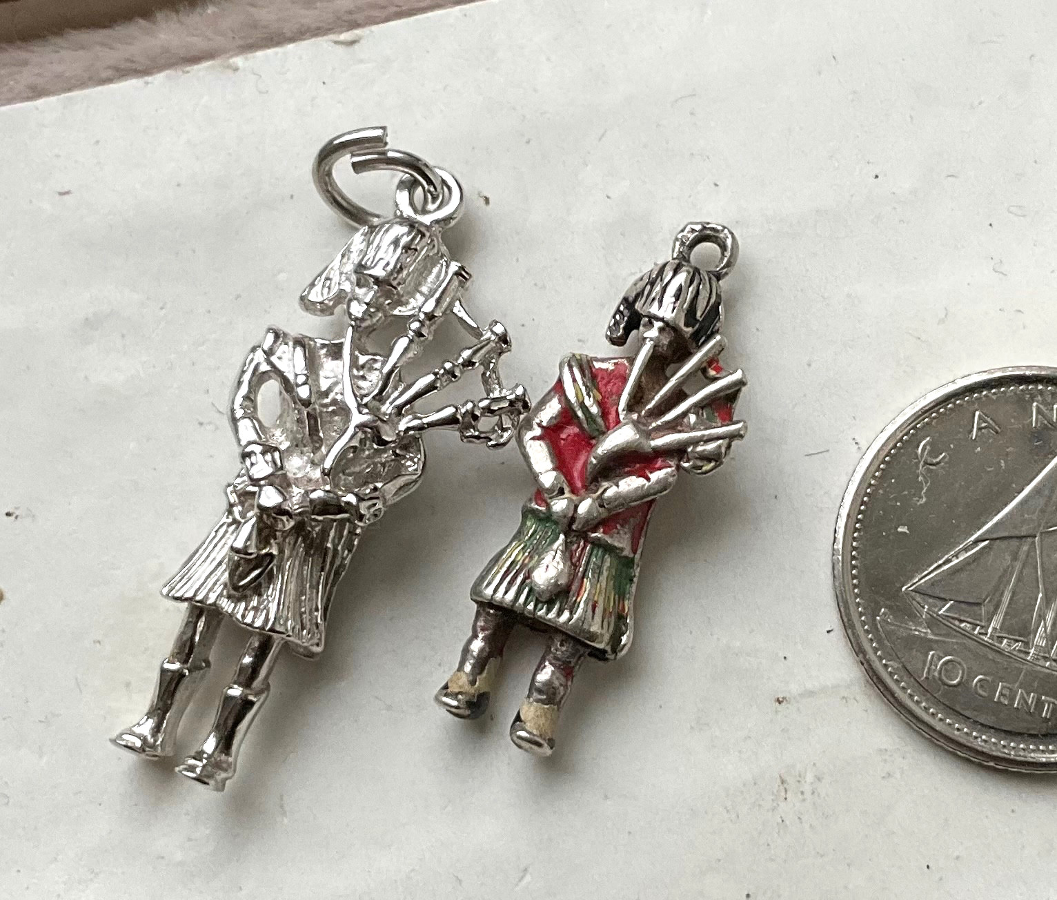 Vintage Sterling LG Charms BAGPIPES TARTAN KILTS SCOTLAND 3d United Kingdom