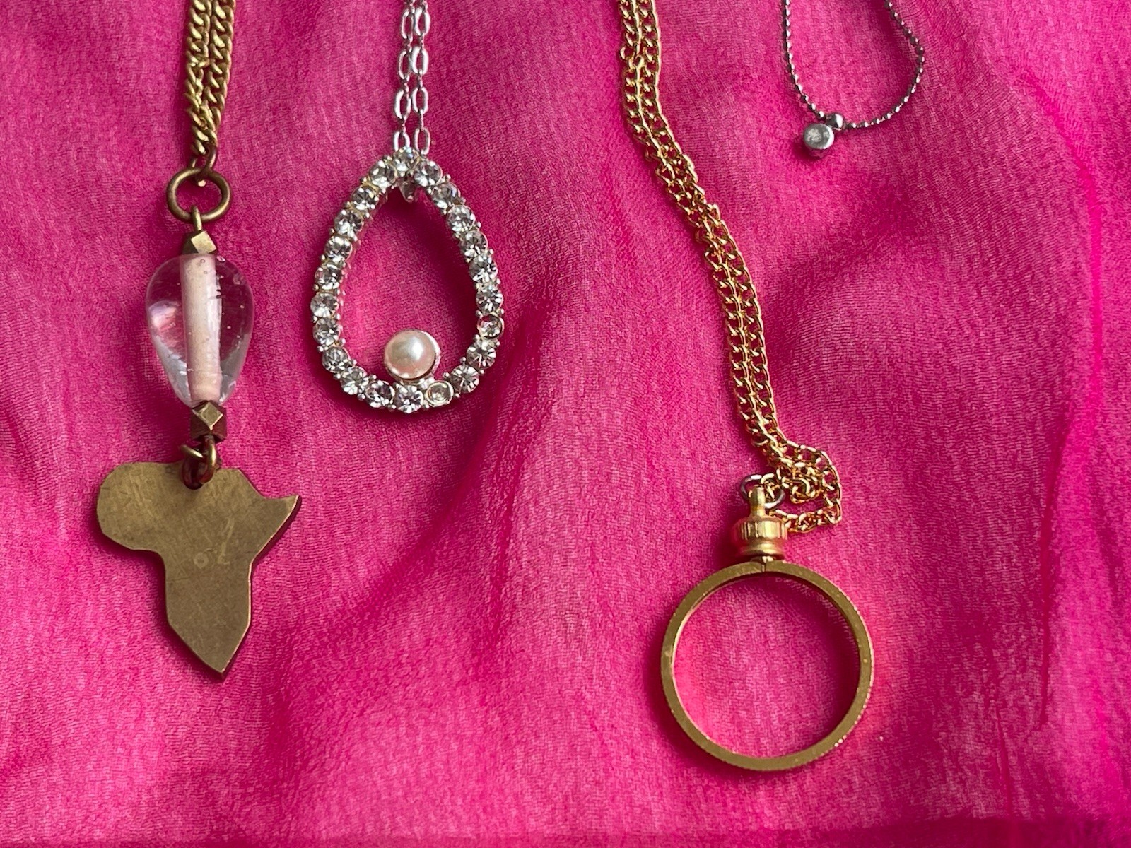 Estate Find All Wearable Pendant Necklaces Jewelry Lot Of 7 Gold /Silver Tone