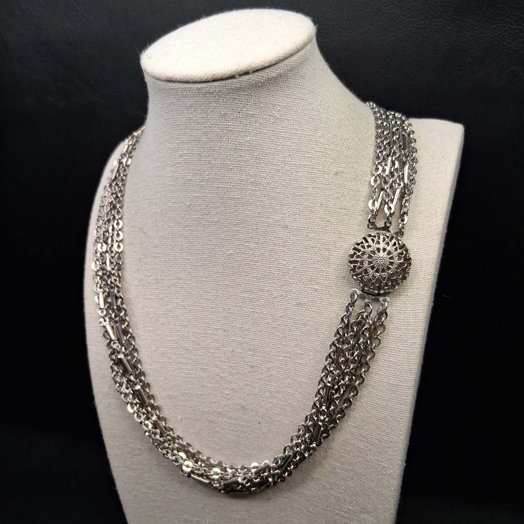 Vintage Multiple Chain Necklace Silver Tone. 17.108