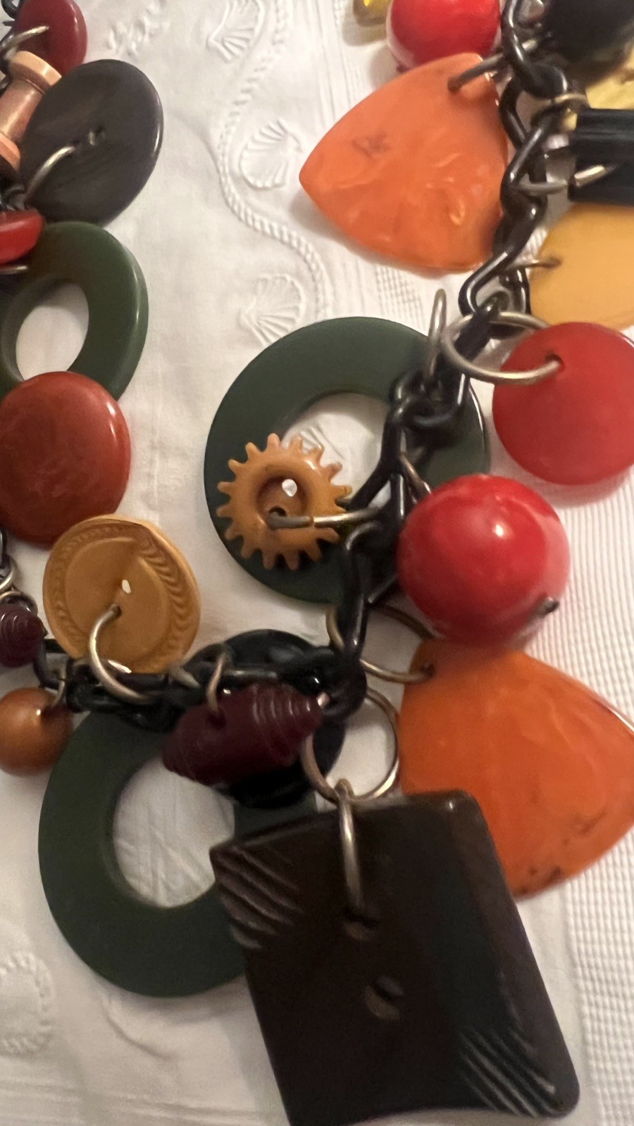 Vintage Unique Bakelite&Lucite Charm Statement Necklace buttons/beads shapecharm