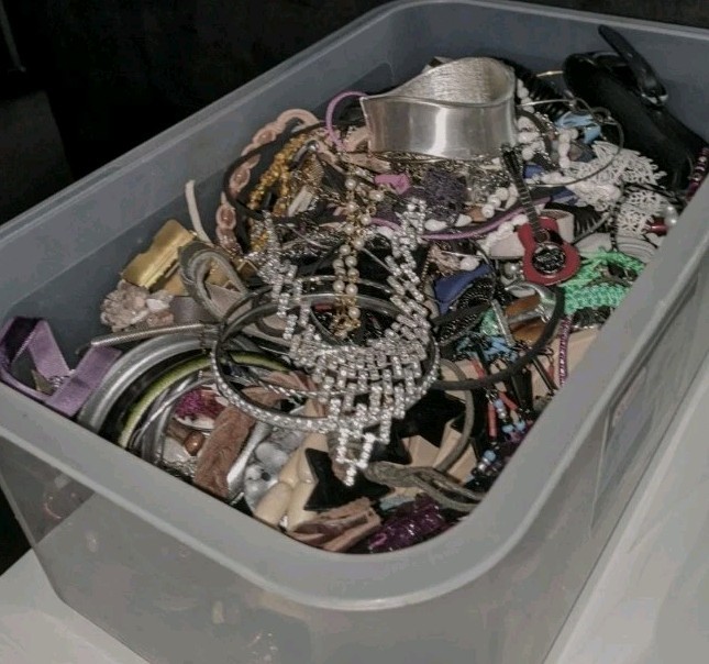 10 Pieces Lot Jewelry Costume Vintage Mix LBS necklaces bracelets pins rings