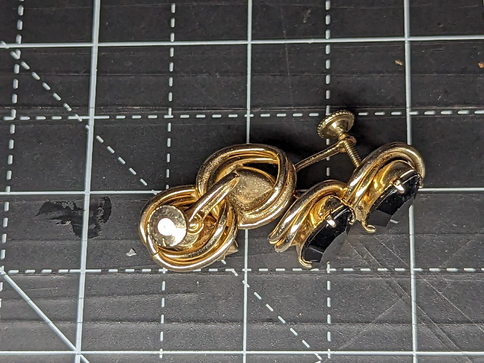 Screw On Earrings Unsigned – Black Stones Set – 1960s Style USA Seller