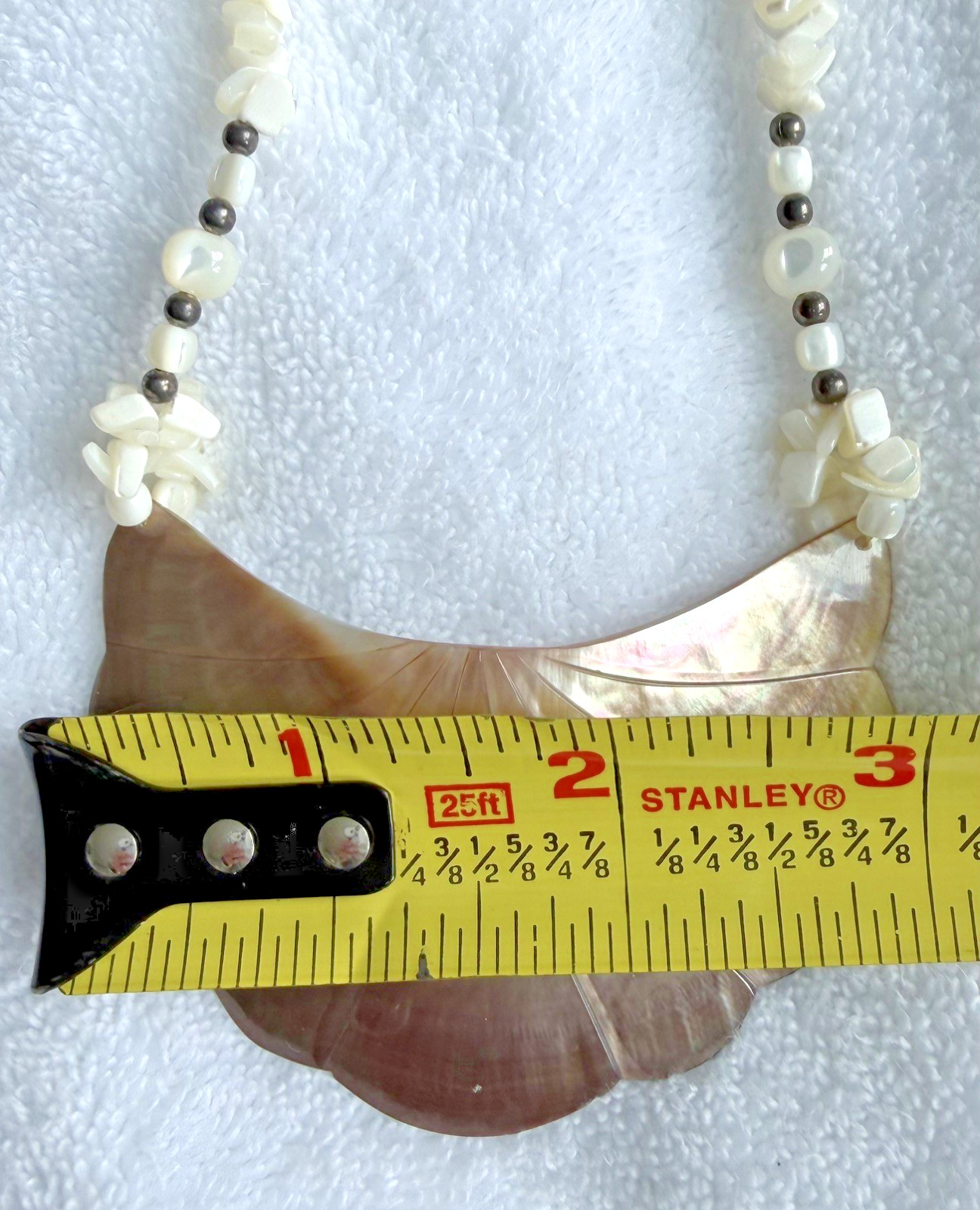 Vintage Mother of Pearl Clam Shell-Shaped Necklace with Single Chip Bead Strand