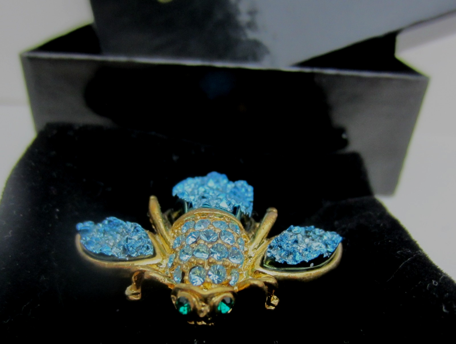 New, Vintage 1990’s Signed Joan Rivers Simulated Drusy Quartz Bee Pin Brooch