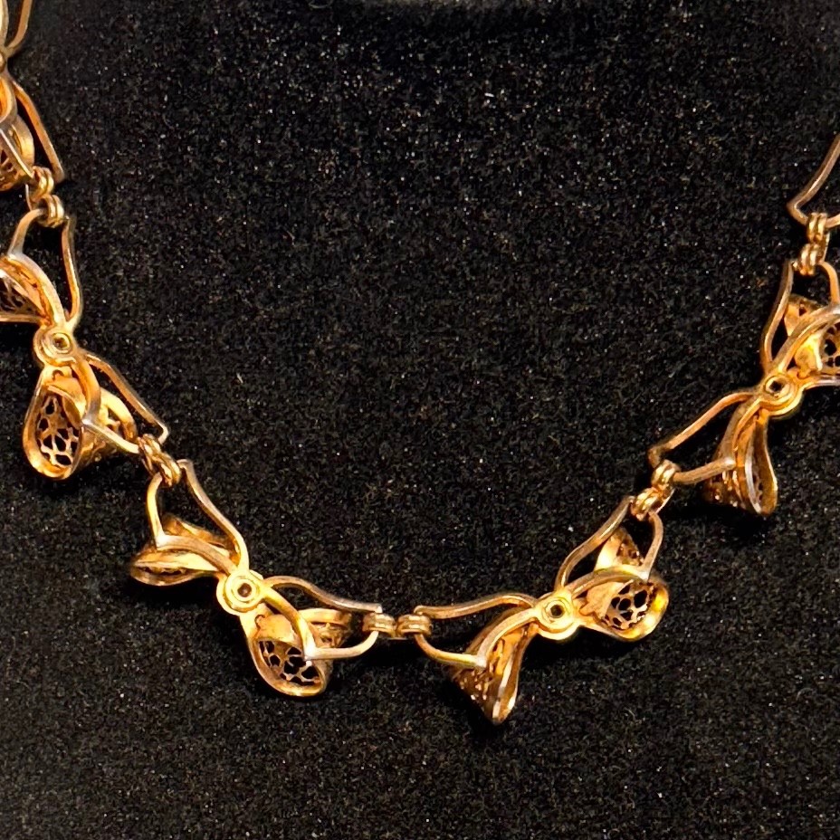 NECKLACE BRACELET SET goldtone metal bows hook + fold clasp vintage DAMAGE color