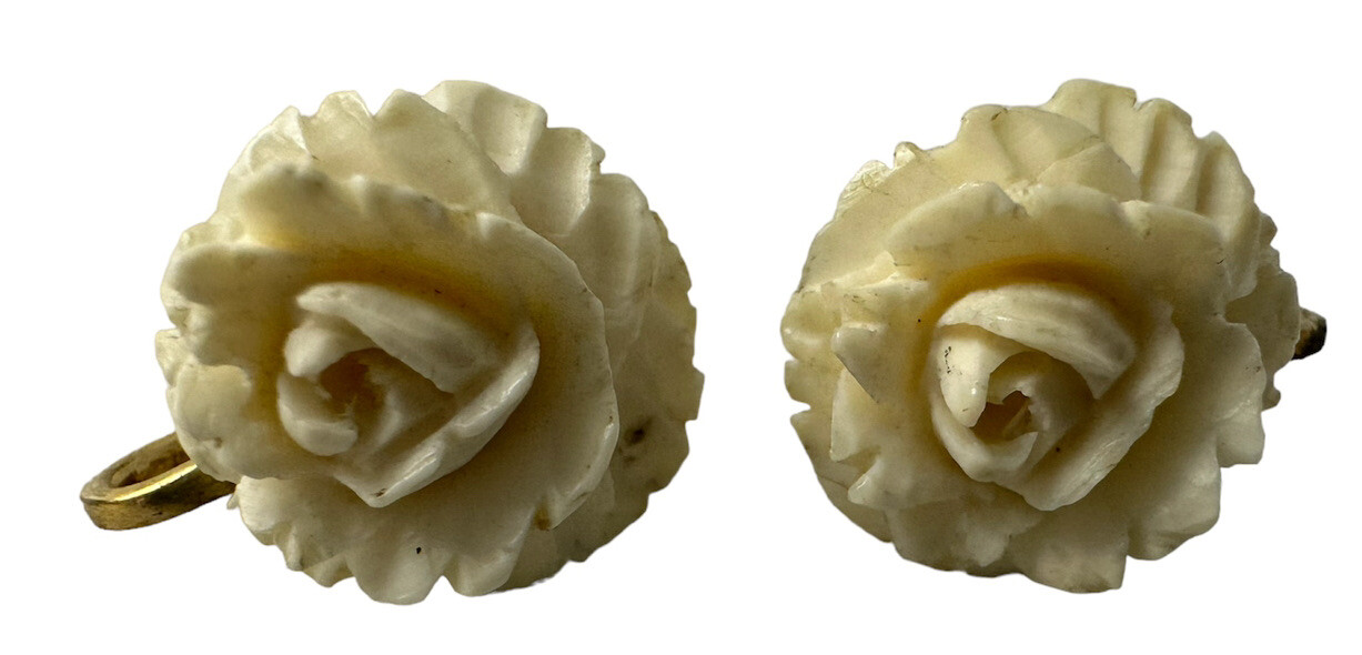 White Plastic Rose Earrings Flower Shape Clip-On Earrings 1950’s Vintage