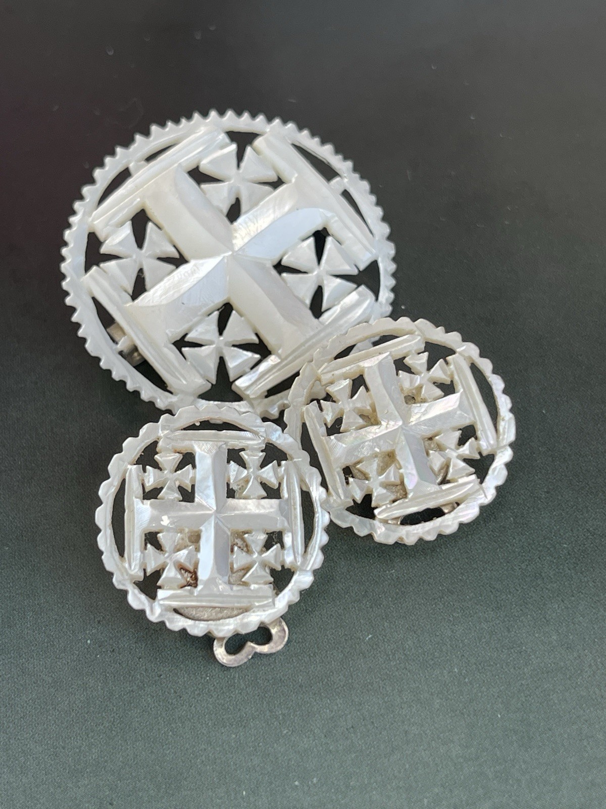 Vintage Hand Carved Mother Of Pearl Brooch & Clip Earrings Set