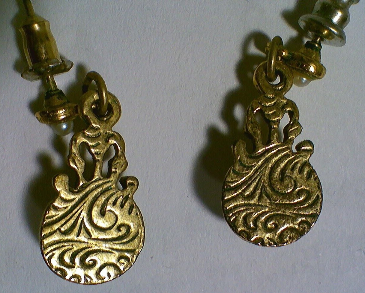 1928 Gold Tone Nickel Free Porcelain Pink Rose Pierced Earrings. Style #24738
