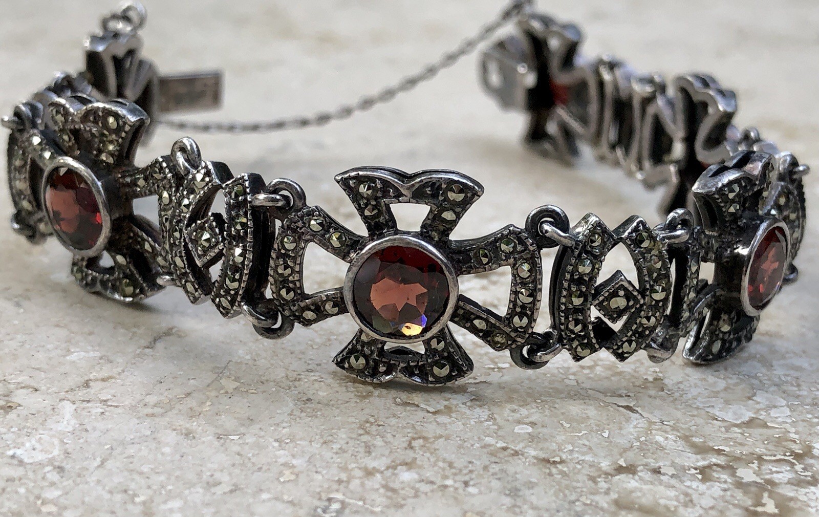 💥❤️✨VINTAGE 925 STERLING SILVER GARNET & MARCASITE MALTESE CROSS BRACELET ✨❤️💥