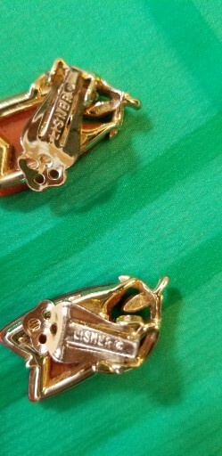 VTG. Lisner Red Thermoset Bracelet And Clip on Earrings Set