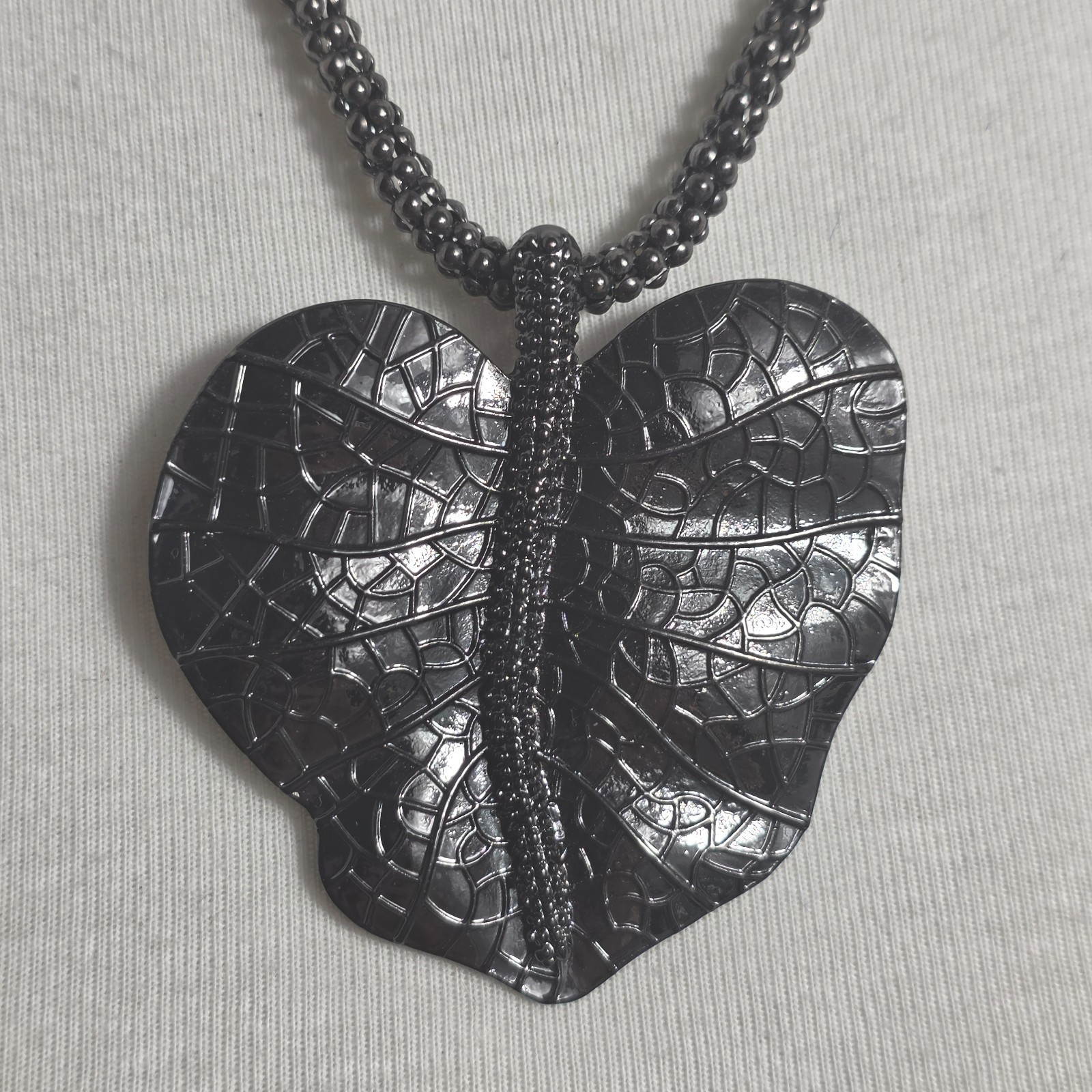 Gunmetal Gray Hammered Metal Heart-Shaped Leaf Pendant Necklace