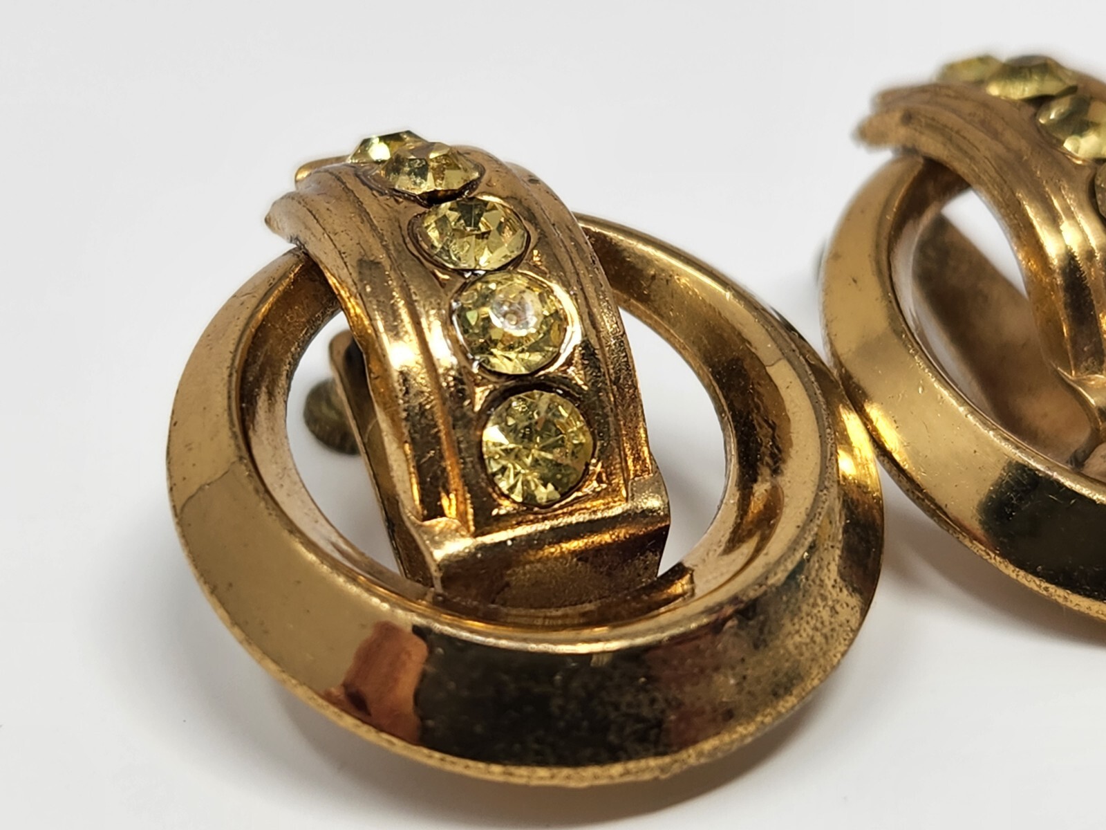 Signed CORO Gold Tone Yellow Rhinestone Screw-back Earrings Vintage Round Circle