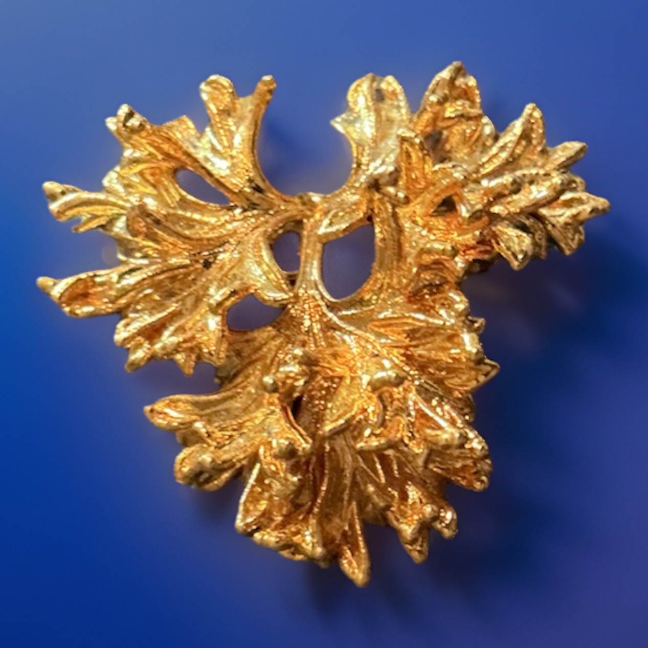 Brutalist Parsley Leaf Plant Gold Plate Brooch, 1”