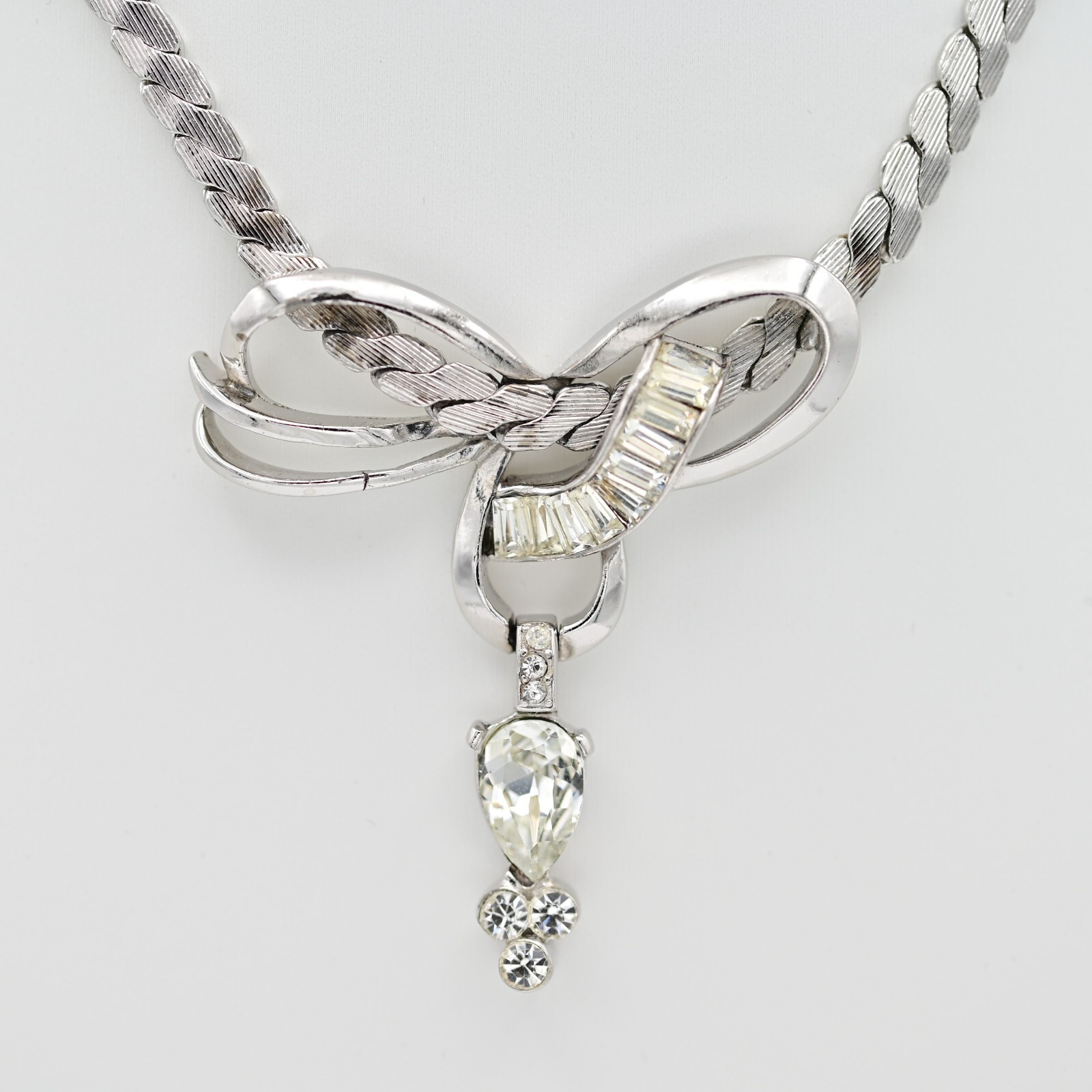 TARA Vintage Original White Gold Plated Silver Diamond Zirconia Pendant Necklace