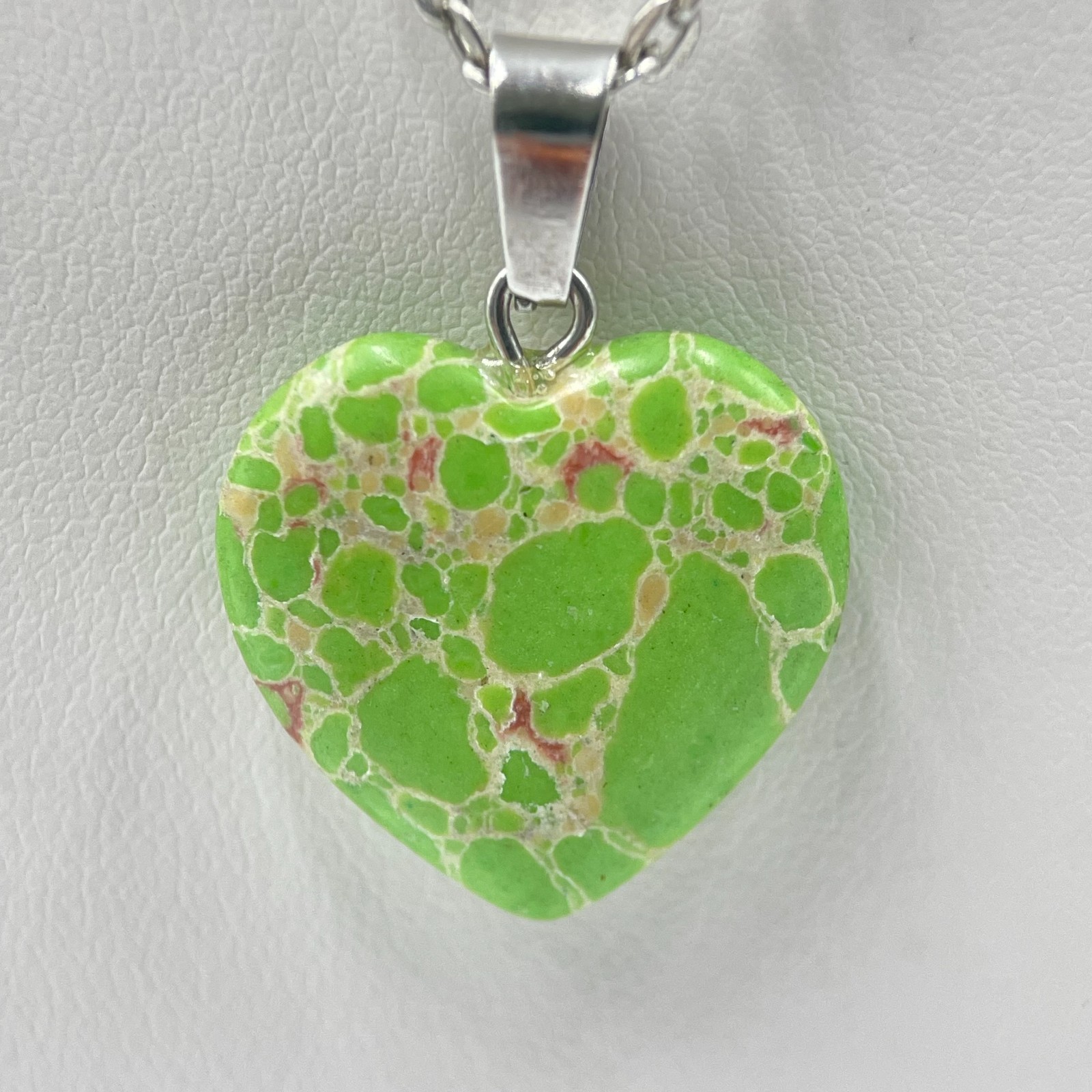 Vintage Y2K Silver-Tone Green Turquoise-Style Spiderweb Matrix Heart Necklace