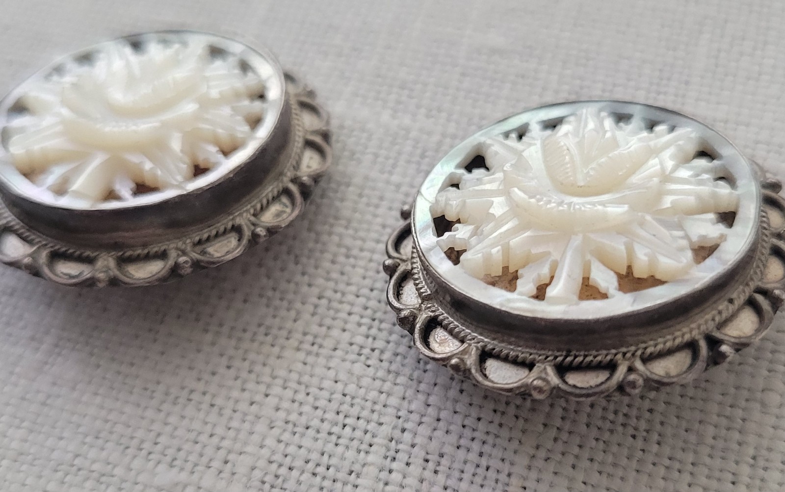 Vintage Signed Sterling Silver 925 Floral Round White Clip-On Earrings