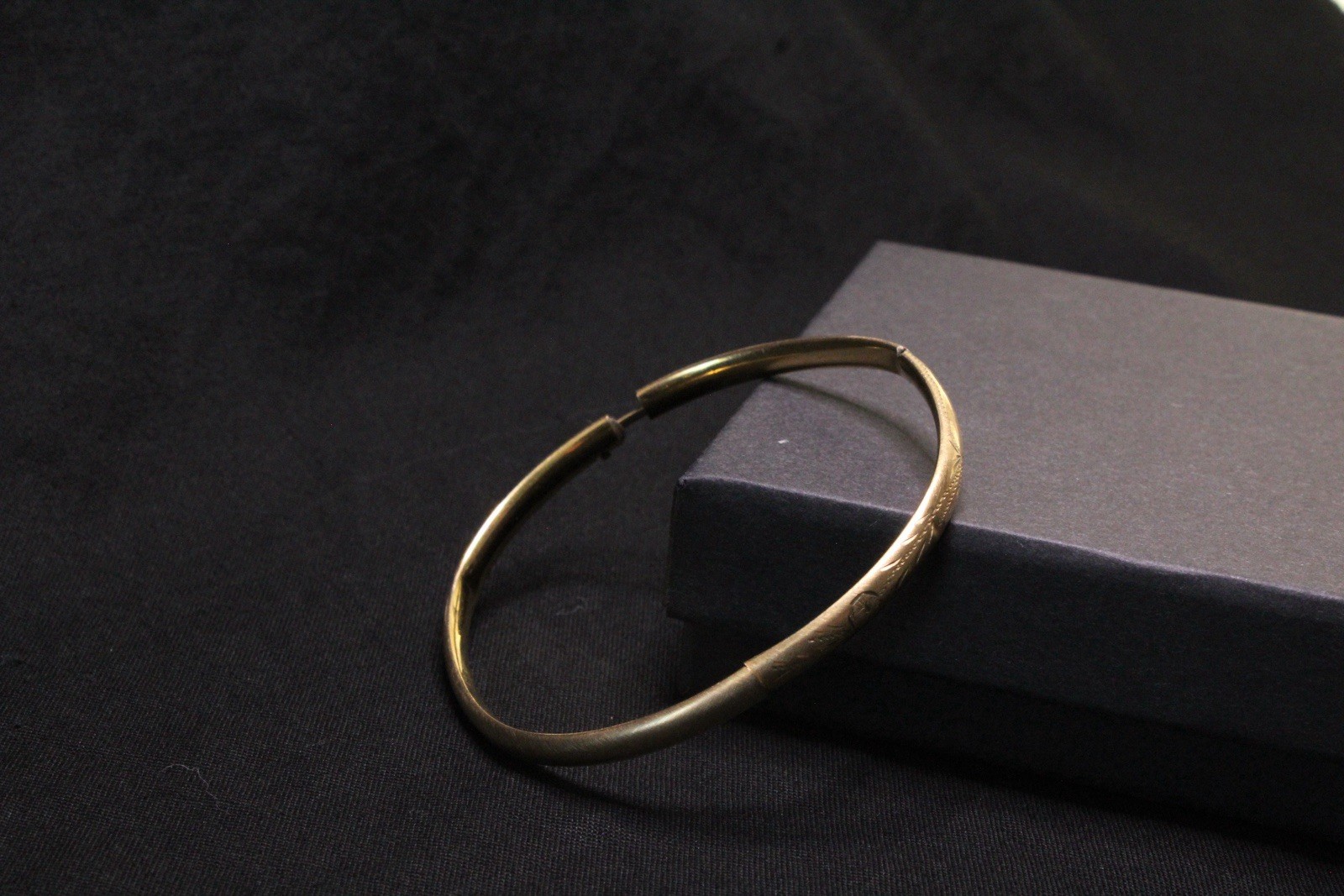 Vintage 12K Gold Filled Hinged Bangle Bracelet Etched Floral Design 4.3g