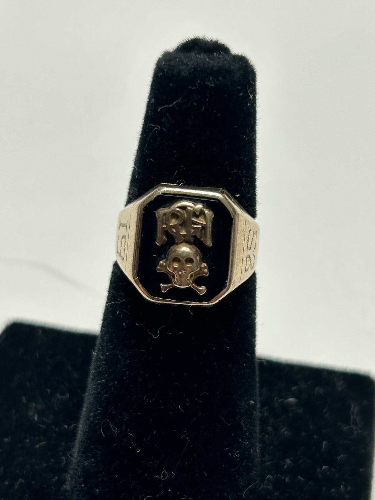 1925 Women’s Class Ring 10Kt Gold 6.7 Grams