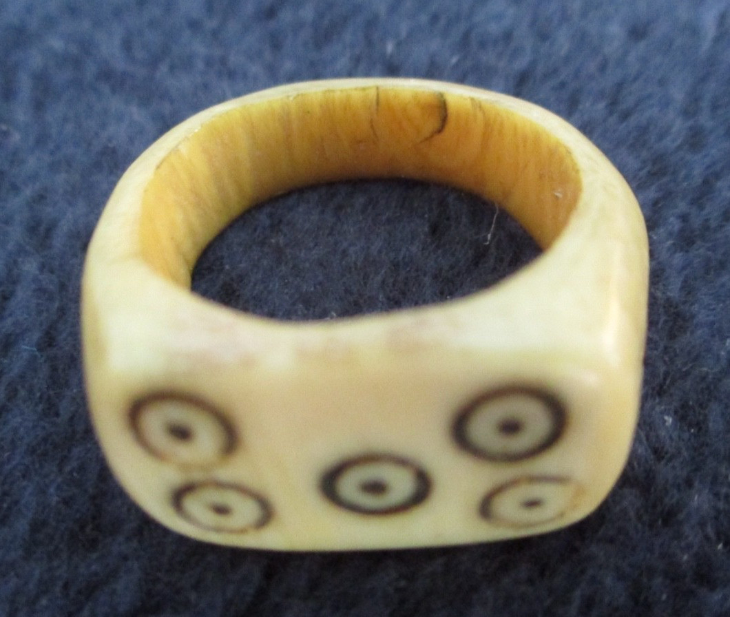 VINTAGE BONE RING SIZE 7.25