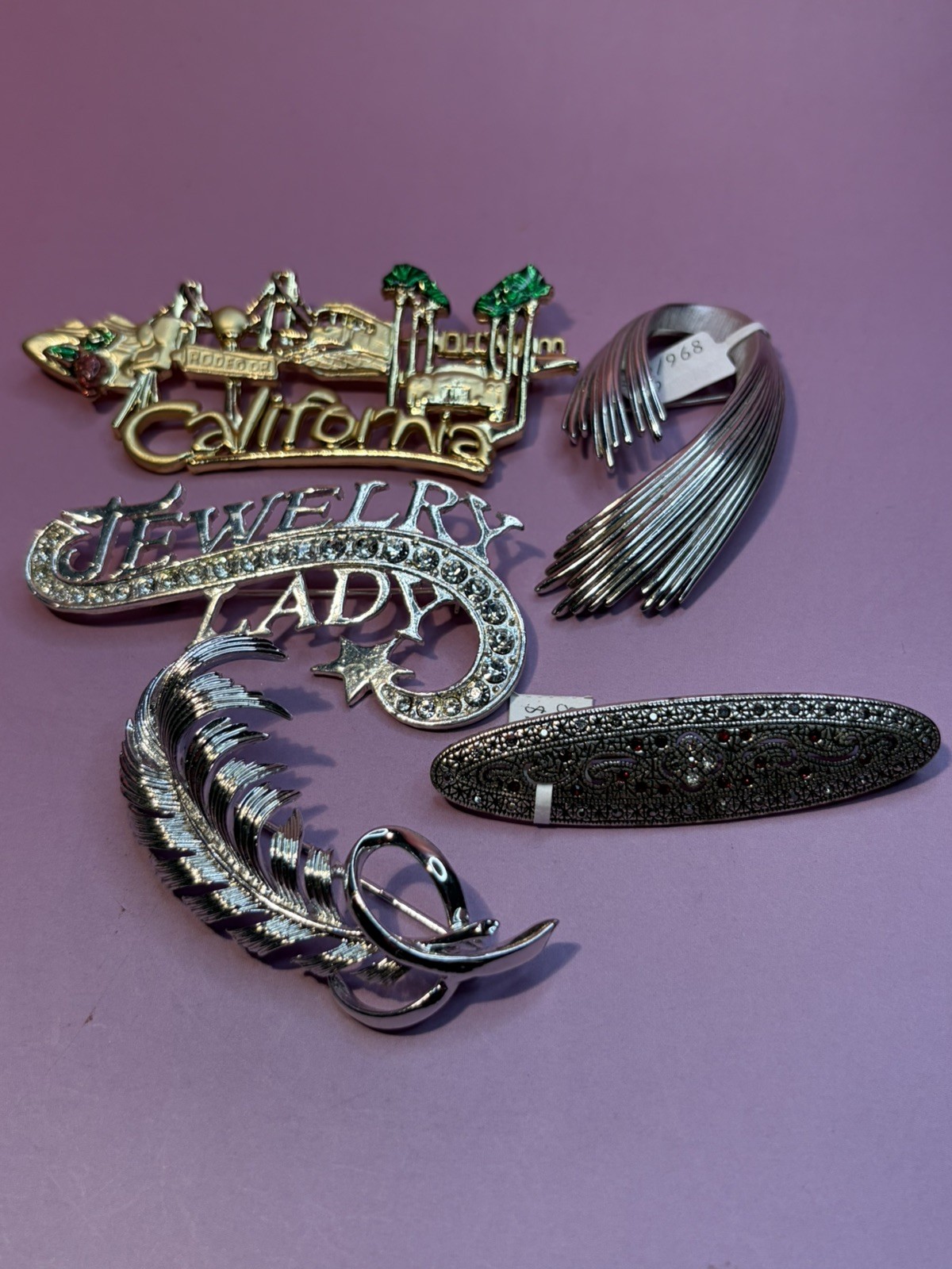 CLEARANCE 65+ Luxury Lot of Vintage and Used Brooches/pendants several Signed